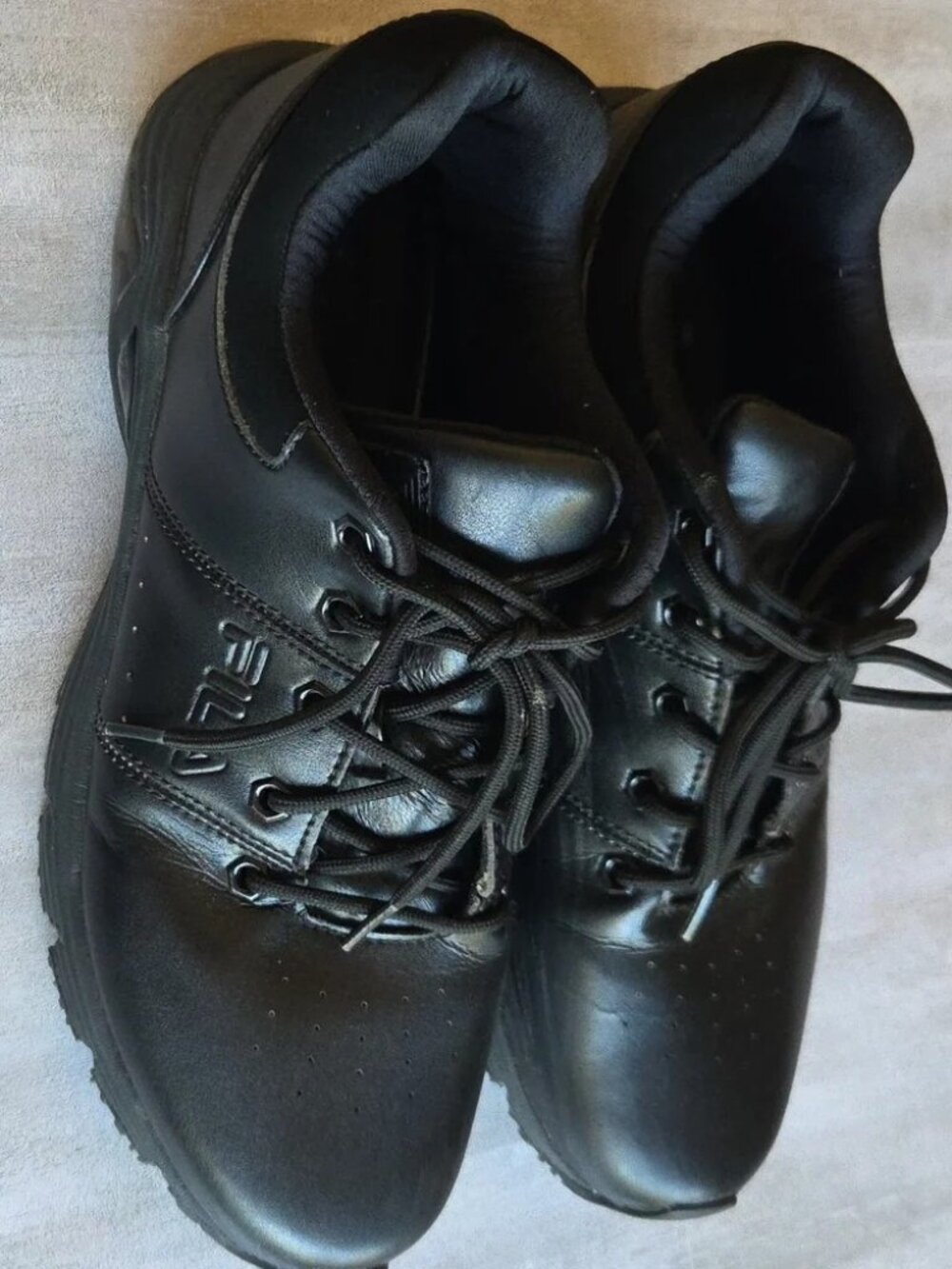 Men's Fila Memory Breach Low Slip Resistant Athletic Shoe Black Men's Size 10